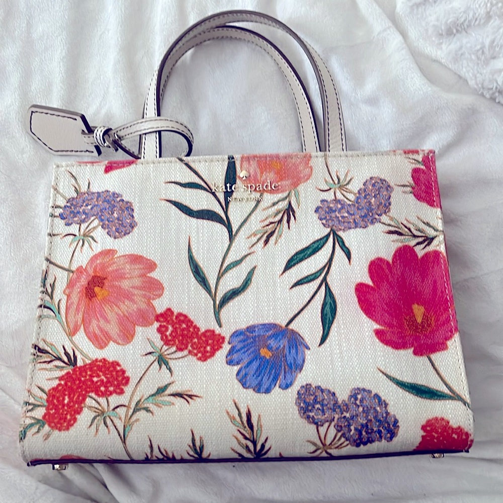 NWT Kate spade 2 handle east/west square handbag 🌸colors 🔵🔴🟠🟣 & beigelining
